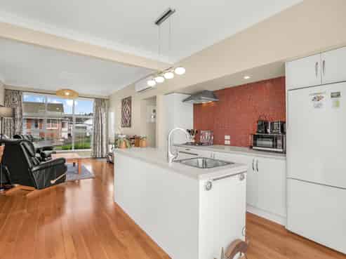 8/103 Epuni Street, Epuni