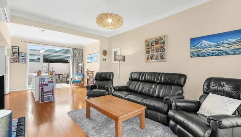 8/103 Epuni Street, Epuni