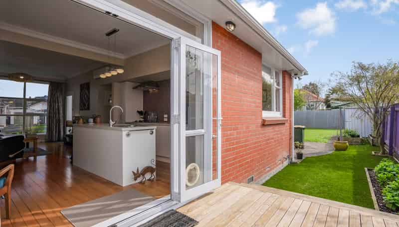 8/103 Epuni Street, Epuni