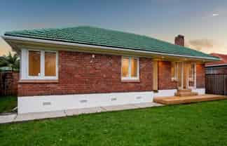 24 Godley Road, Green Bay