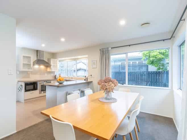 28A Renfrew Avenue, Sandringham