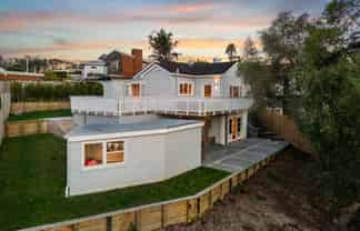 16 School Road, Kingsland