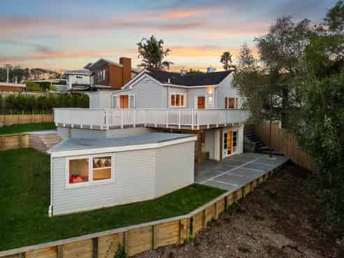 16 School Road, Kingsland