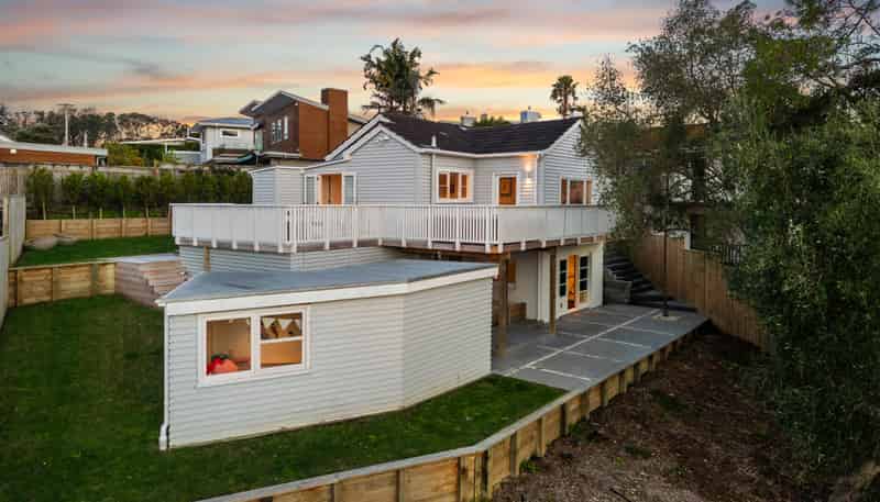 16 School Road, Kingsland