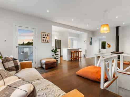 16 School Road, Kingsland