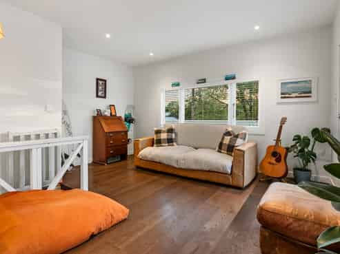 16 School Road, Kingsland