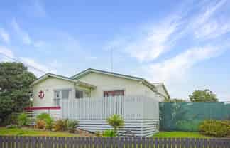 35 Ruanui Street, Himatangi Beach