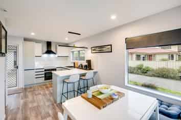 1/30 Meeanee Quay, Westshore