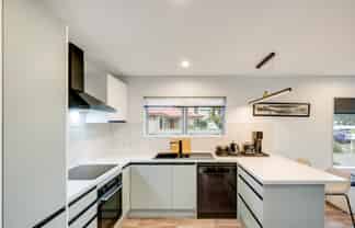 1/30 Meeanee Quay, Westshore