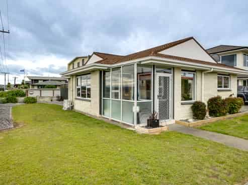 1/30 Meeanee Quay, Westshore