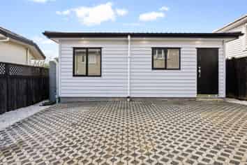 13A Springside Place, New Lynn