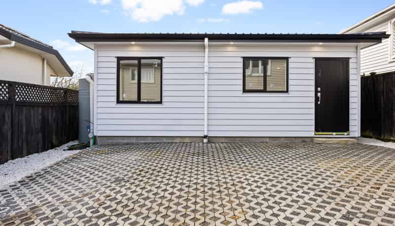 13A Springside Place, New Lynn