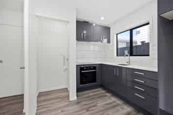 13A Springside Place, New Lynn