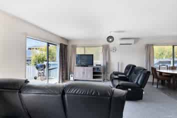 6 Italia Grove, Mount Wellington