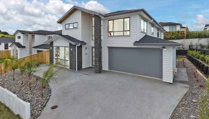 10 Syd Grant Crescent, Orewa