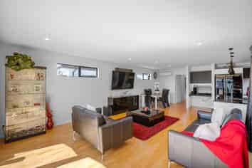 16 Glenturret Drive, Casebrook