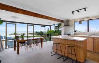 19 Seaview Road, Brighton