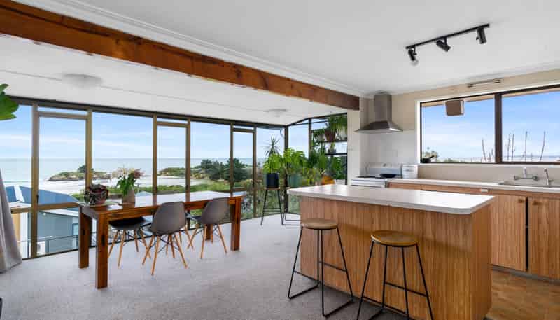 19 Seaview Road, Brighton