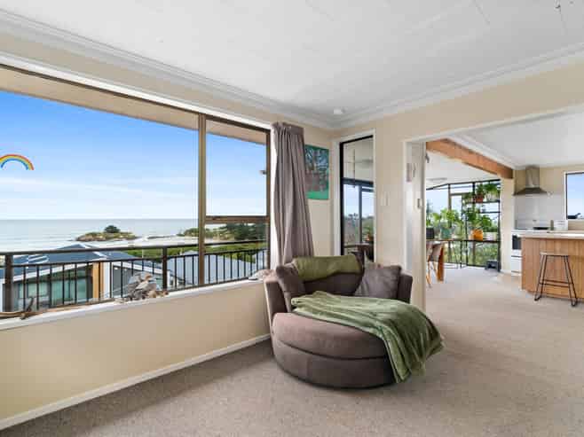 19 Seaview Road, Brighton