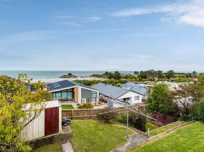 19 Seaview Road, Brighton