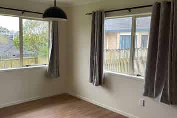 53 Robin Brooke Drive, Flat Bush