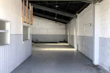 Industrial Unit in Great Location