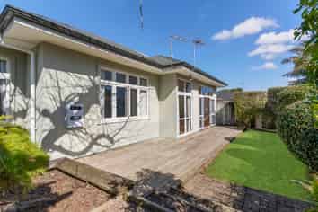 2/38 Athens Road, Onehunga