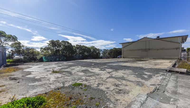 8 & 10 Kotua Place, Stoke