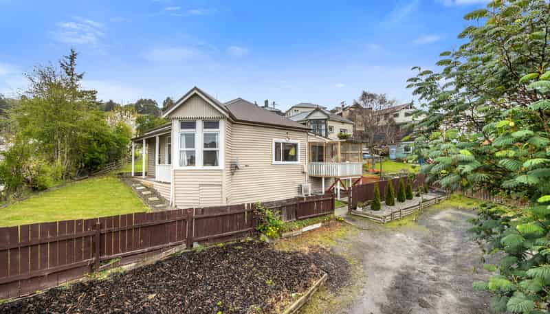 6 Burnett Street, Calton Hill
