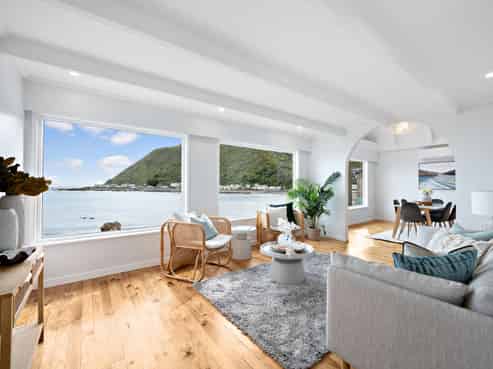 30 Owhiro Bay Parade, Owhiro Bay