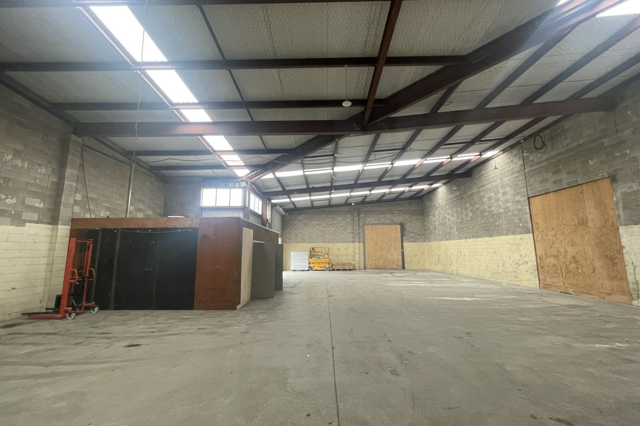 High Stud & Affordable Unit | AVAILABLE NOW - Vista 6