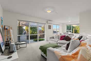 2/5 Rutherford Street, Woolston