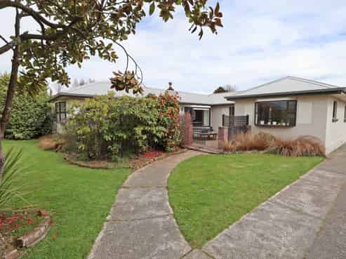 15 Eden Crescent, Glengarry