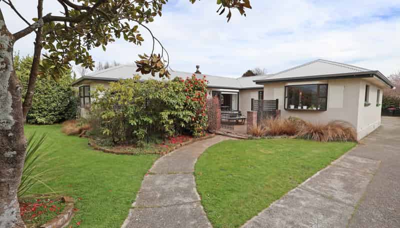 15 Eden Crescent, Glengarry