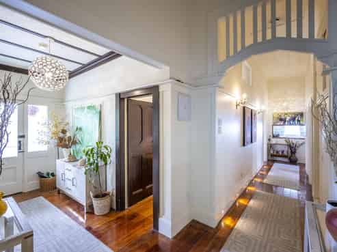 506 Market Street South, Hastings