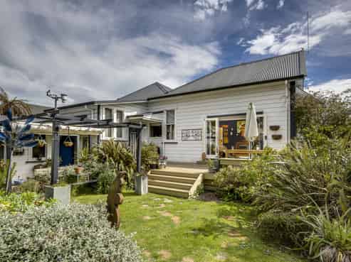 506 Market Street South, Hastings