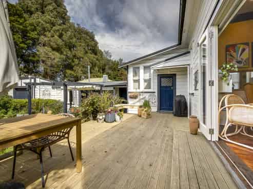 506 Market Street South, Hastings