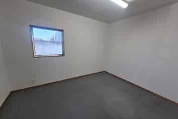 Warehouse with Great Parking