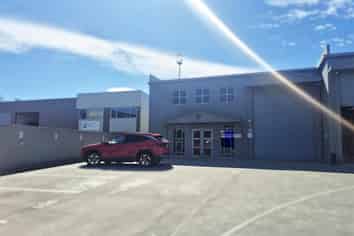 Warehouse with Great Parking