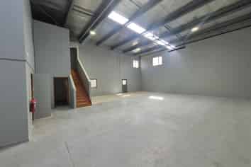 Warehouse with Great Parking