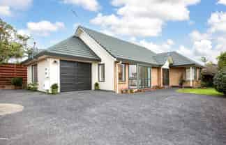 2/6 Wairere Road, Torbay