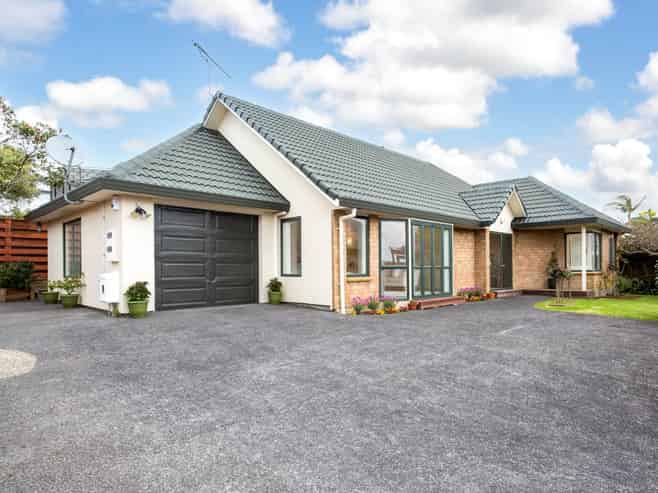 2/6 Wairere Road, Torbay