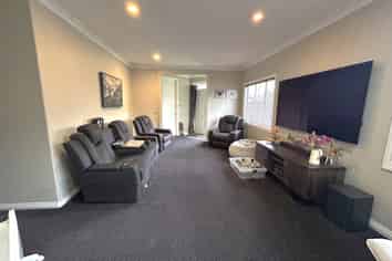 7 Delta Mews Place, Clive
