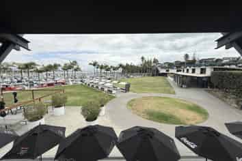 Office with Marina Views | 50 m2