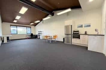 Office with Marina Views | 50 m2