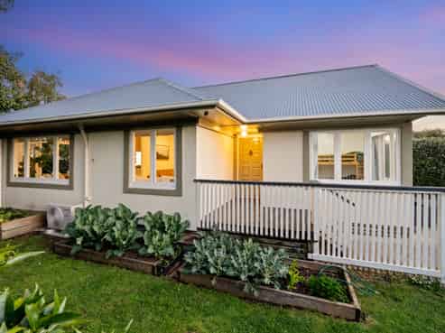 16A Waterton Place, Avondale