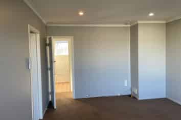 2/471 Worcester Street, Linwood