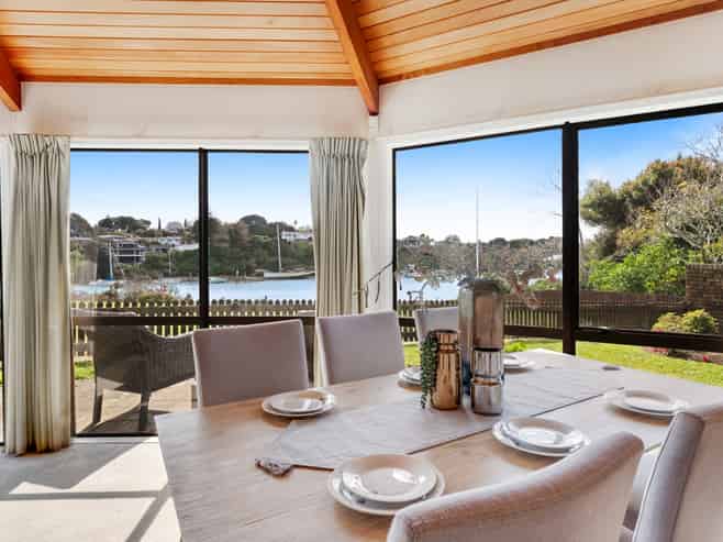 2/10 Dayspring Way, Pakuranga