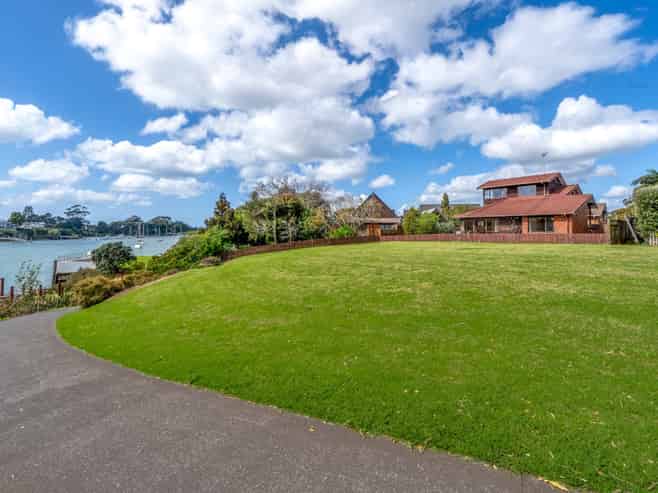 2/10 Dayspring Way, Pakuranga