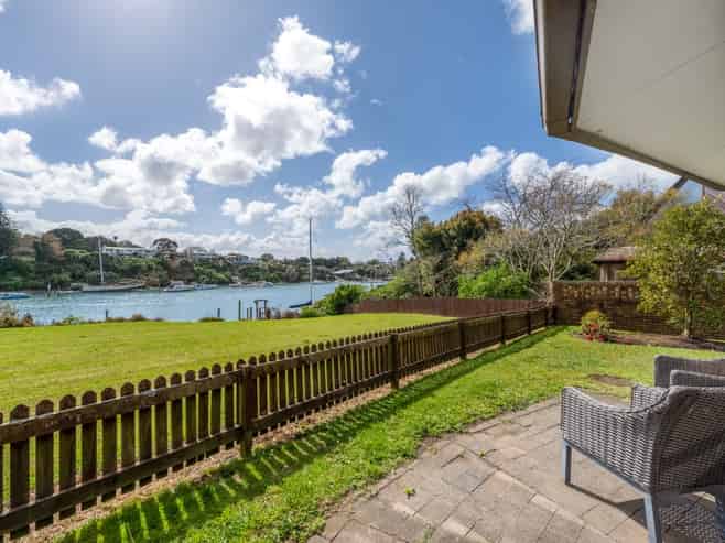 2/10 Dayspring Way, Pakuranga